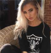 1049x1080