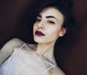 887x775
