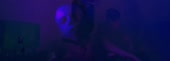888x322