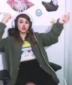 600x704