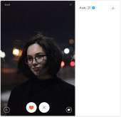 909x885