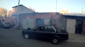 906x508