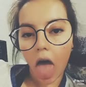 718x720