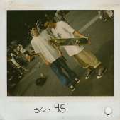 735x739