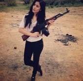 736x715