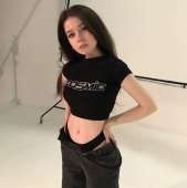 749x752