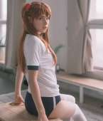 925x1080