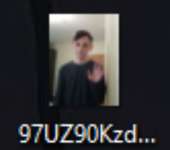 593x525