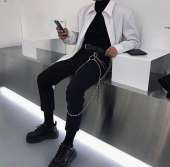 736x727