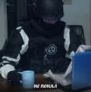 422x425