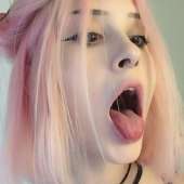 736x736