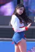 687x1024
