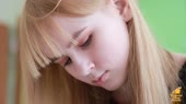 872x492