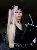 570x764