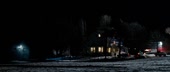 900x382