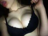 979x734