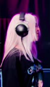 608x1042