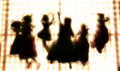 704x422