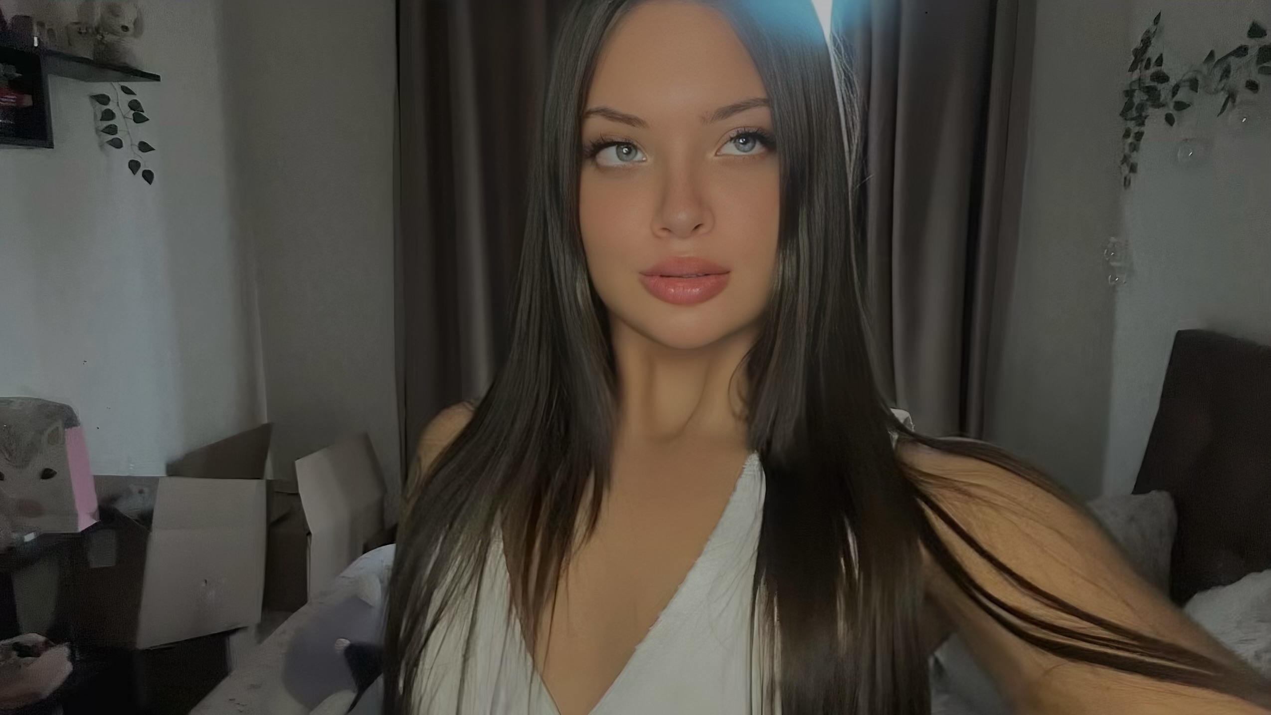 2549x1434