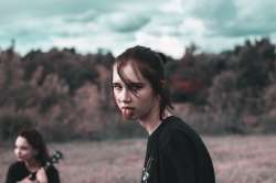 604x403