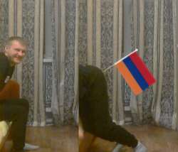 570x488