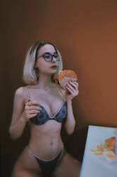721x1080