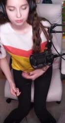 522x988