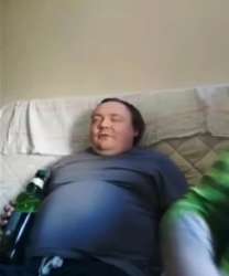 596x715