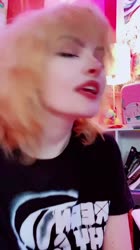 720x1280
