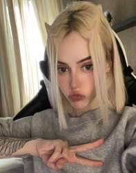 605x766