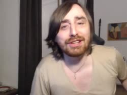 496x372