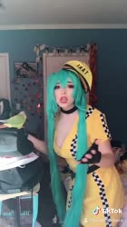 608x1080