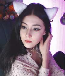 617x720