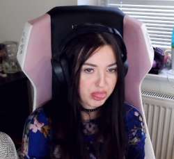 359x329