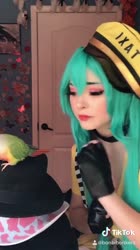 608x1080
