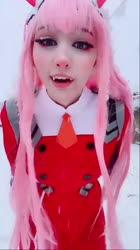 718x1280