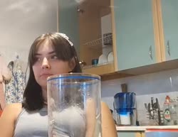 616x476