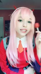 608x1080