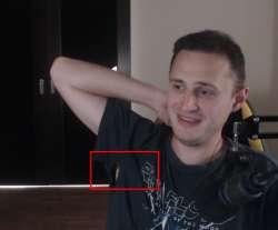592x492