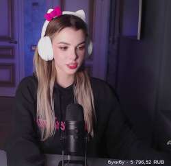 717x695