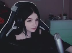 590x432