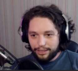 407x371