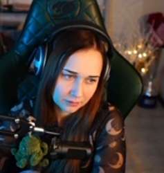 270x284