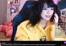 997x700