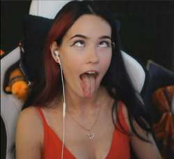 612x562