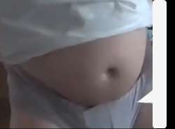 585x434