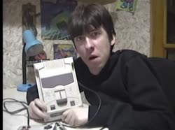 912x680