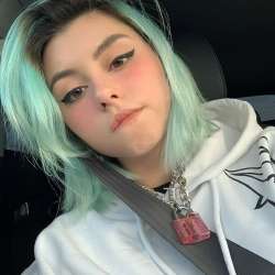 736x736