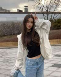 736x916
