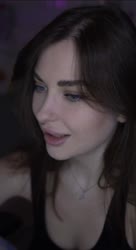 688x1258